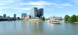 Photo: Rhein and Medienhafen in Düsseldorf